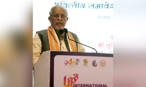 कमजोर और ग्रामीण वर्ग तक बीमा पहुंचाना सबसे जरूरी: सुरेश खन्ना कमजोर और ग्रामीण वर्ग तक बीमा पहुंचाना सबसे जरूरी: सुरेश खन्ना