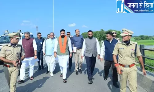 गंडक नदी के बढ़ते जलस्तर के बीच सीएम सम्राट चौधरी ने डुमरियाघाट का किया निरीक्षण गंडक नदी के बढ़ते जलस्तर के बीच सीएम सम्राट चौधरी ने डुमरियाघाट का किया निरीक्षण