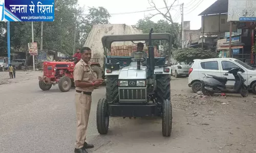 यातायात नियम तोड़ने वालों पर खोरी कलां पुलिस की कार्रवाई यातायात नियम तोड़ने वालों पर खोरी कलां पुलिस की कार्रवाई
