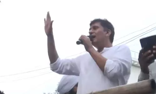 थप्पड़ विवाद में बढ़ी सियासी गर्मी AAP ने PWD मंत्री पर कार्रवाई मांगी थप्पड़ विवाद में बढ़ी सियासी गर्मी AAP ने PWD मंत्री पर कार्रवाई मांगी