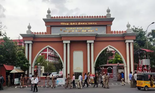 मद्रास हाई कोर्ट ने DMK उम्मीदवार की चुनाव याचिका खारिज की मद्रास हाई कोर्ट ने DMK उम्मीदवार की चुनाव याचिका खारिज की