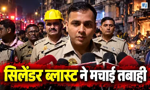 BREAKING : गैस सिलेंडर फटने से इमारत ढही, हादसे में 3 लोगों की मौत BREAKING : गैस सिलेंडर फटने से इमारत ढही, हादसे में 3 लोगों की मौत
