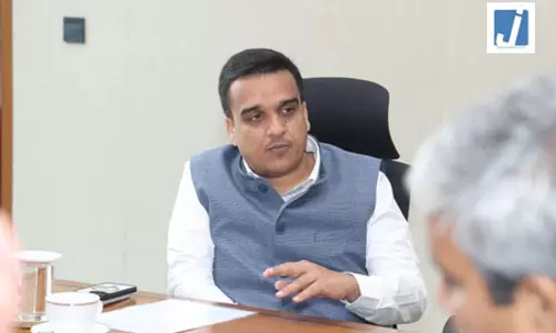 डिप्टी सीएम हर्ष संघवी ने वलारिवन को 1.33 करोड़ रुपए के स्पोर्ट्स टैलेंट अवॉर्ड से किया सम्मानित डिप्टी सीएम हर्ष संघवी ने वलारिवन को 1.33 करोड़ रुपए के स्पोर्ट्स टैलेंट अवॉर्ड से किया सम्मानित