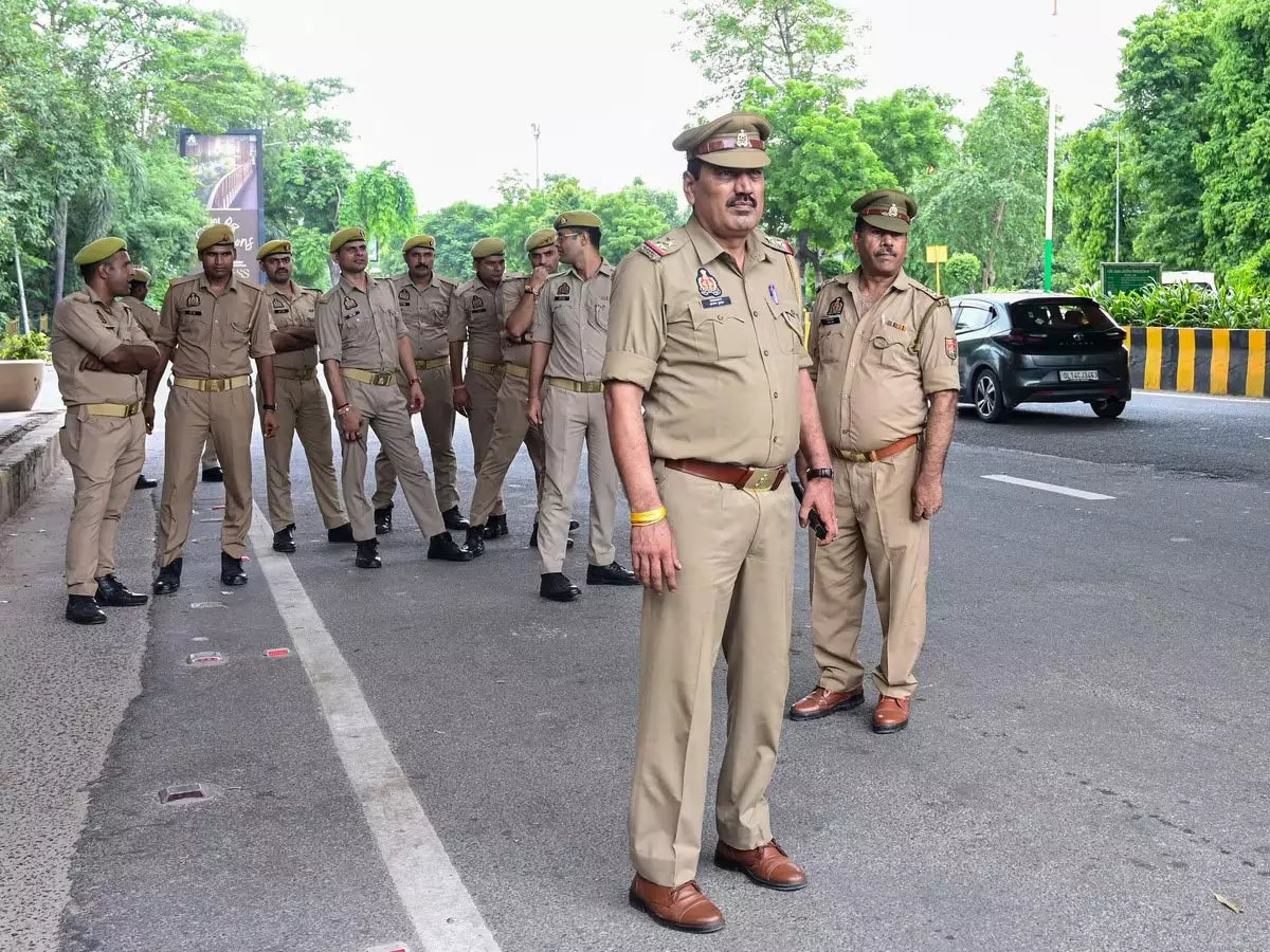 नोएडा में किसान प्रदर्शन के बाद बड़ी कार्रवाई, सुखबीर खलीफा समेत 200 लोगों पर FIR दर्ज नोएडा में किसान प्रदर्शन के बाद बड़ी कार्रवाई, सुखबीर खलीफा समेत 200 लोगों पर FIR दर्ज