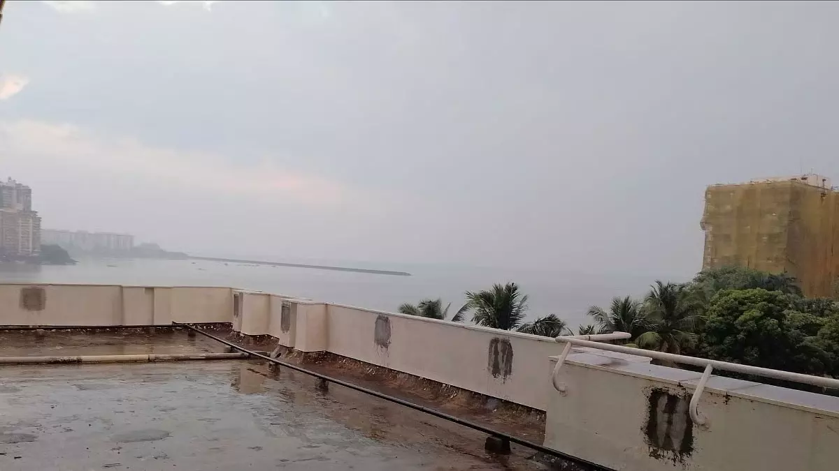 मुंबई में उमस भरा मौसम, हल्की बारिश के आसार; IMD ने इस हफ्ते भारी बारिश की चेतावनी नहीं दी मुंबई में उमस भरा मौसम, हल्की बारिश के आसार; IMD ने इस हफ्ते भारी बारिश की चेतावनी नहीं दी