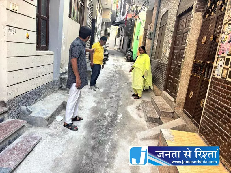 रेवाड़ी में नई सड़कें उखड़ी, जांच की मांग रेवाड़ी में नई सड़कें उखड़ी, जांच की मांग