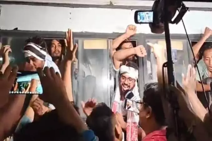 गुवाहाटी में रिहा हुए CJP के सह-संयोजक आशुतोष रांका व अन्य गुवाहाटी में रिहा हुए CJP के सह-संयोजक आशुतोष रांका व अन्य