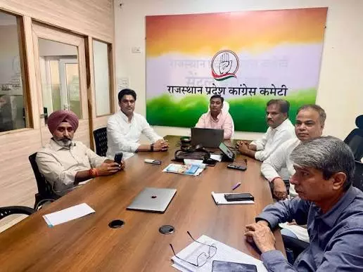 चुनाव आयोग के खिलाफ कांग्रेस का प्रदर्शन, उठाया ‘वोट चोरी’ मुद्दा चुनाव आयोग के खिलाफ कांग्रेस का प्रदर्शन, उठाया ‘वोट चोरी’ मुद्दा