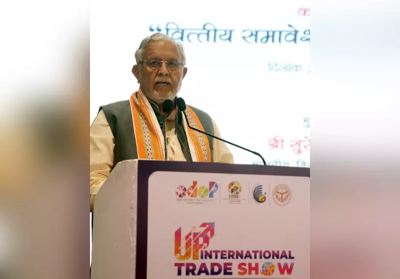 कमजोर और ग्रामीण वर्ग तक बीमा पहुंचाना सबसे जरूरी: सुरेश खन्ना कमजोर और ग्रामीण वर्ग तक बीमा पहुंचाना सबसे जरूरी: सुरेश खन्ना
