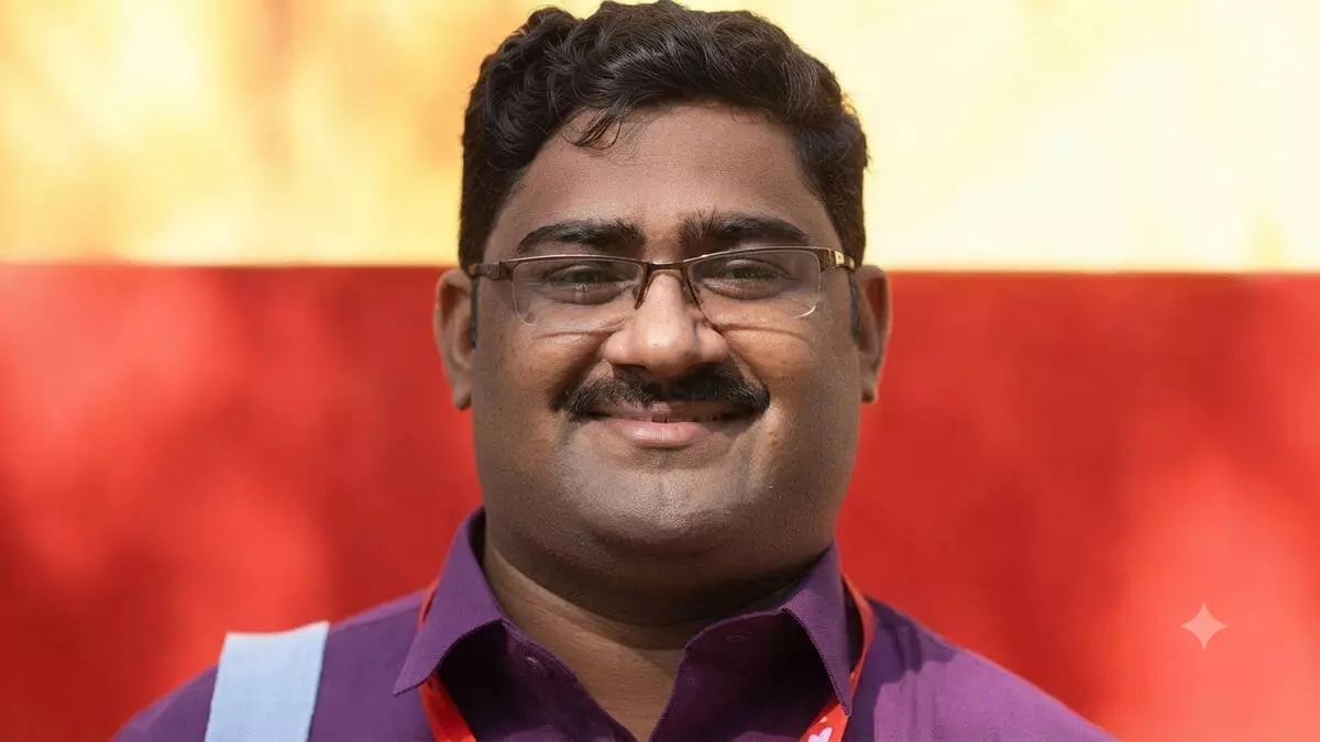 पेंशन न मिलने की शिकायत पर CPM नेता और बैंक कर्मी सस्पेंड पेंशन न मिलने की शिकायत पर CPM नेता और बैंक कर्मी सस्पेंड