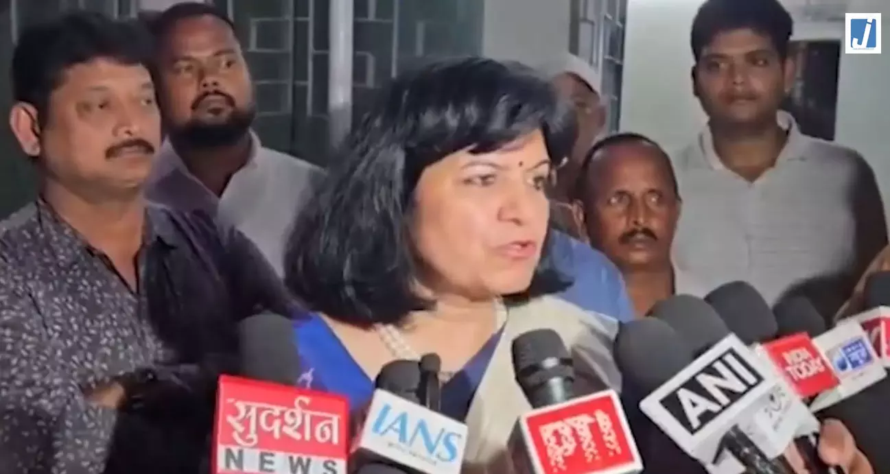 ओडिशा खनन कानून पर सियासत तेज, अपराजिता सारंगी बोलीं- विपक्ष ने नहीं समझा एक्ट ओडिशा खनन कानून पर सियासत तेज, अपराजिता सारंगी बोलीं- विपक्ष ने नहीं समझा एक्ट
