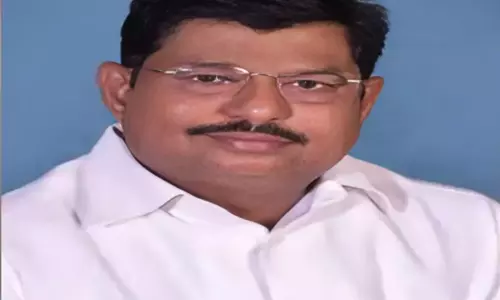 महिला बैंककर्मी को प्रताड़ित करने के आरोप में सपा नेता गिरफ्तार, अलीगढ़ में रिश्तेदार के घर छिपा था
