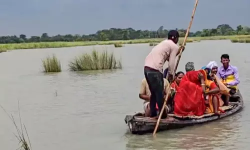बिहार में बाढ़ से हाहाकार, पांच लाख से ज्यादा आबादी प्रभावित