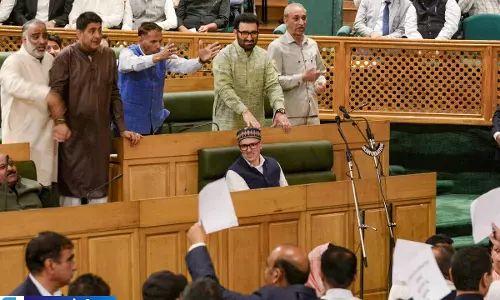 पूर्ण राज्य की बहाली पर उमर अब्दुल्ला का केंद्र पर हमला, बोले- भीख नहीं अपना अधिकार मांग रहे पूर्ण राज्य की बहाली पर उमर अब्दुल्ला का केंद्र पर हमला, बोले- भीख नहीं अपना अधिकार मांग रहे
