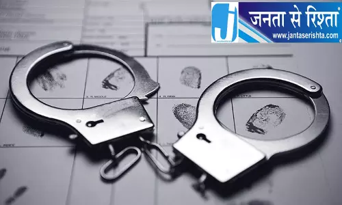 रोहतक का फर्जी IPS चंडीगढ़ में गिरफ्तार रोहतक का फर्जी IPS चंडीगढ़ में गिरफ्तार