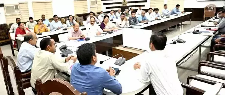 विकास कार्यों में जिला योजना की धनराशि का पूरा उपयोग करें विकास कार्यों में जिला योजना की धनराशि का पूरा उपयोग करें