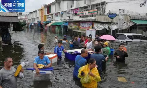 थाईलैंड में बाढ़ से भारी तबाही, बैंकॉक में चार और मौतें, लाखों लोग प्रभावित थाईलैंड में बाढ़ से भारी तबाही, बैंकॉक में चार और मौतें, लाखों लोग प्रभावित