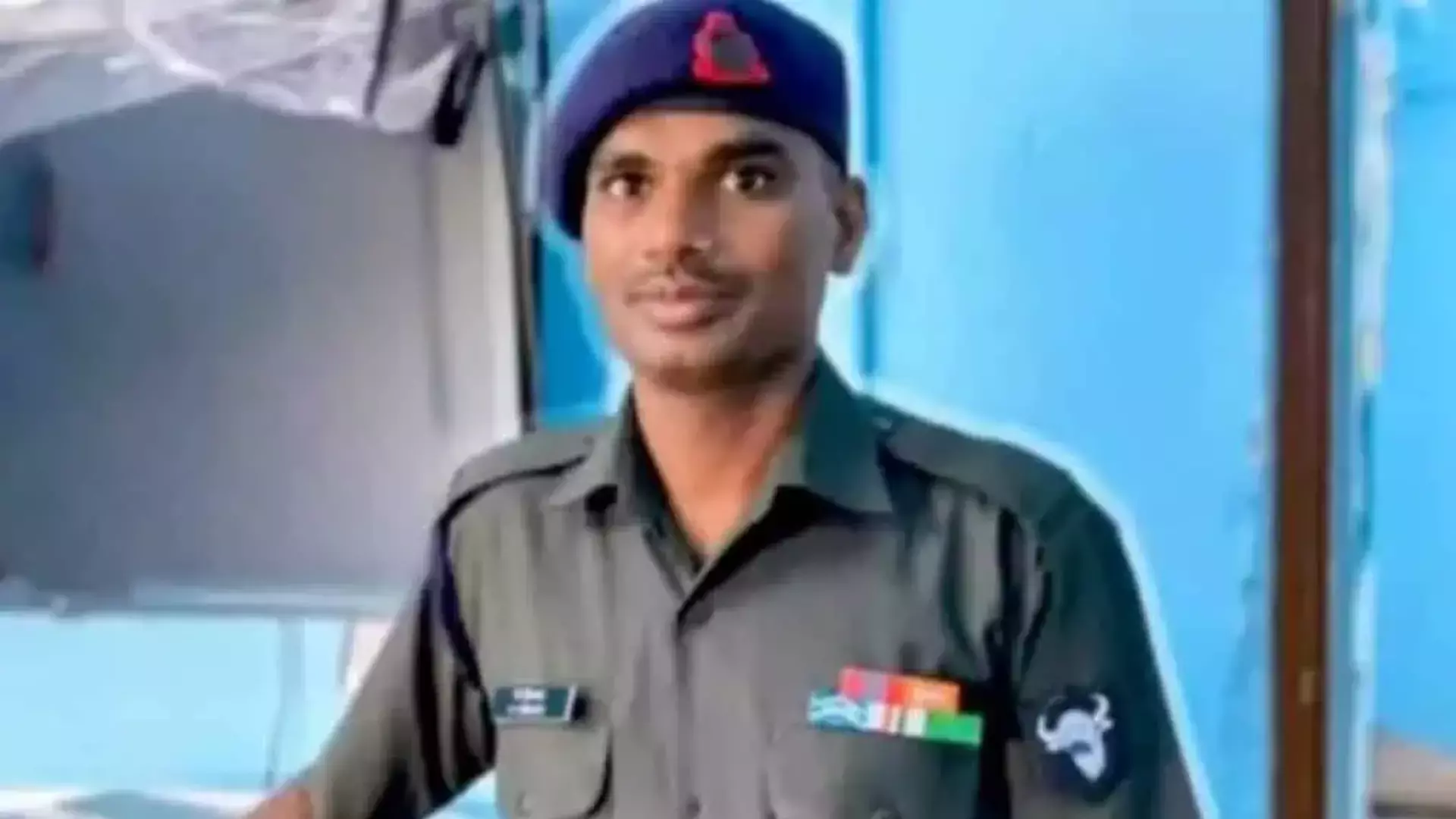 Telangana: शहीद हुए सेना के हवलदार कुव्वारापु किशन के पार्थिव शरीर आज हैदराबाद पहुंचेंगे Telangana: शहीद हुए सेना के हवलदार कुव्वारापु किशन के पार्थिव शरीर आज हैदराबाद पहुंचेंगे