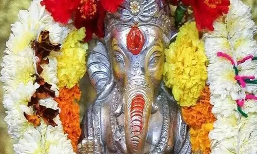 अंगारकी संकष्टी पर शाम के ये उपाय खोल सकते हैं धन के रास्ते अंगारकी संकष्टी पर शाम के ये उपाय खोल सकते हैं धन के रास्ते