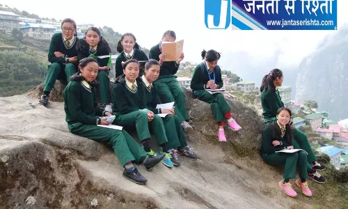 तिब्बती स्कूलों में घटते नामांकन पर चिंता