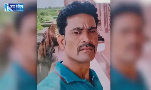 बंदरों से बचने के चक्कर में छत से गिरा युवक, अस्पताल में मौत