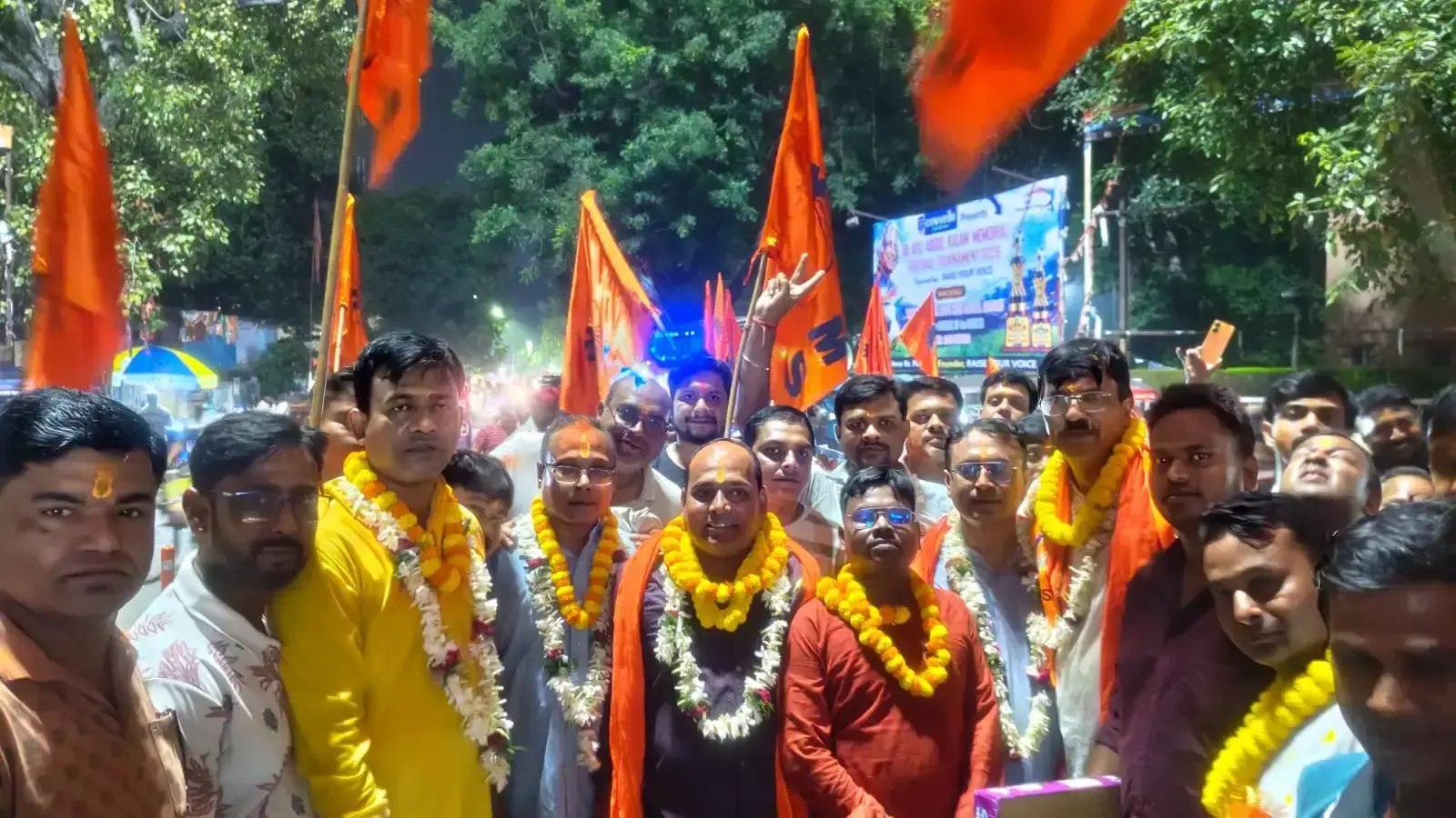 जीत की खुशी में बीएमएस समर्थित यूनियन की आभार रैली