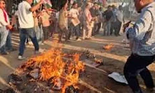 असम: विरोध में उतरी कांग्रेस, अमित शाह और CEC ज्ञानेश कुमार का फूंका पुतला