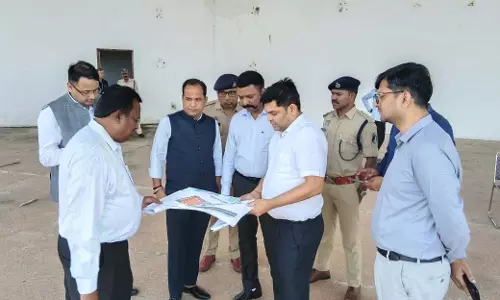 राज्योत्सव स्थल का अधिकारियों ने किया निरीक्षण, तैयारियों एवं व्यवस्थाओं के संबंध में की चर्चा