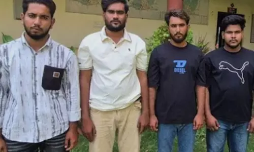 इजराइली महिला पर्यटक से दुर्व्यवहार, वायरल वीडियो के बाद 4 आरोपी गिरफ्तार इजराइली महिला पर्यटक से दुर्व्यवहार, वायरल वीडियो के बाद 4 आरोपी गिरफ्तार