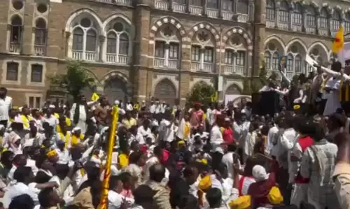 VIDEO: मुंबई में आरक्षण वर्गीकरण के समर्थन में मातंग समाज की बड़ी रैली VIDEO: मुंबई में आरक्षण वर्गीकरण के समर्थन में मातंग समाज की बड़ी रैली