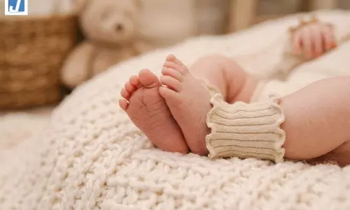 जिसे गोद में होना था, वो पैसों के लिए बिकता रहा… 48 घंटे में कई हाथों से गुजरा मासूम जिसे गोद में होना था, वो पैसों के लिए बिकता रहा… 48 घंटे में कई हाथों से गुजरा मासूम