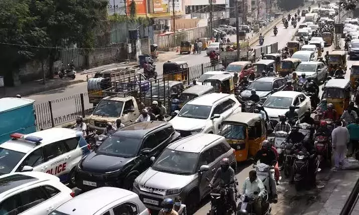 Andhra: आज नेल्लोर में सीएम के दौरे के लिए NH-565 पर यातायात प्रतिबंध Andhra: आज नेल्लोर में सीएम के दौरे के लिए NH-565 पर यातायात प्रतिबंध
