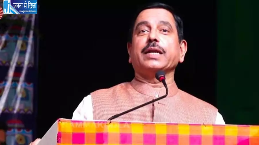गन्ना किसानों को दिल्ली आने का न्योता, प्रह्लाद जोशी बोले- सड़कों पर प्रदर्शन की जरूरत नहीं गन्ना किसानों को दिल्ली आने का न्योता, प्रह्लाद जोशी बोले- सड़कों पर प्रदर्शन की जरूरत नहीं