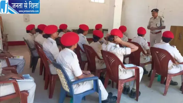 बिहार पुलिस में पहली बार 15 मंगलामुखी बने सिपाही, अरवल में ले रहे बेसिक ट्रेनिंग बिहार पुलिस में पहली बार 15 मंगलामुखी बने सिपाही, अरवल में ले रहे बेसिक ट्रेनिंग