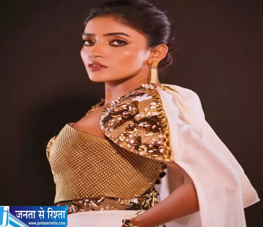 तान्या मिश्रा के लुक पर फिदा हुए लोग सोशल मीडिया पर मचा रही हैं धूम तान्या मिश्रा के लुक पर फिदा हुए लोग सोशल मीडिया पर मचा रही हैं धूम