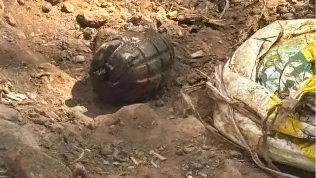 नालागढ़ के माजरा गांव में ग्रेनेडनुमा संदिग्ध वस्तु मिलने से हड़कंप, क्षेत्र सील नालागढ़ के माजरा गांव में ग्रेनेडनुमा संदिग्ध वस्तु मिलने से हड़कंप, क्षेत्र सील