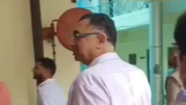 पूर्वांचल विश्वविद्यालय में छात्रों ने कुलपति को सौंपा 12 सूत्रीय ज्ञापन पूर्वांचल विश्वविद्यालय में छात्रों ने कुलपति को सौंपा 12 सूत्रीय ज्ञापन