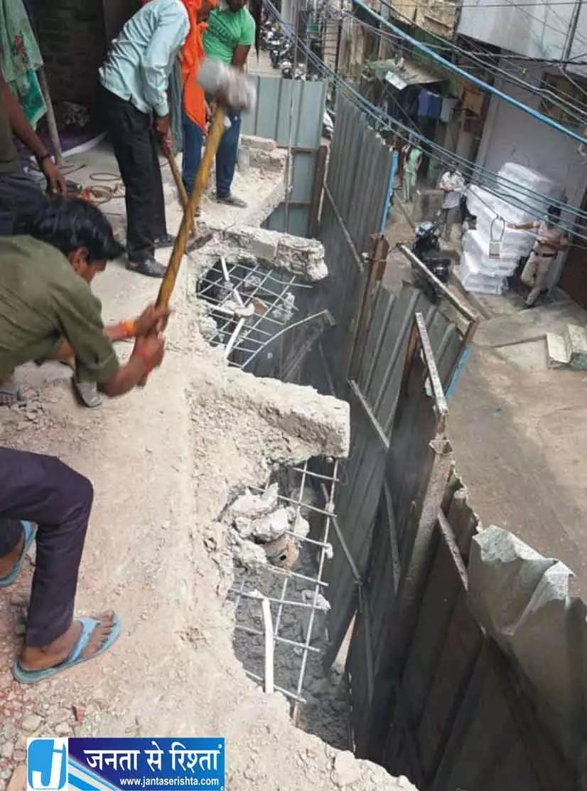 दिल्ली में अवैध निर्माण पर MCD का बड़ा एक्शन 29 जगह तोड़फोड़ दिल्ली में अवैध निर्माण पर MCD का बड़ा एक्शन 29 जगह तोड़फोड़