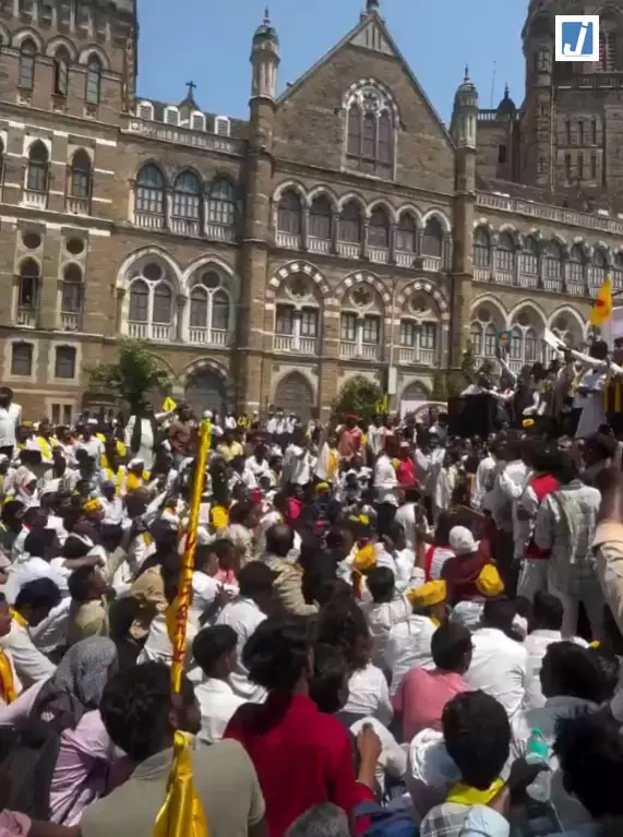 VIDEO: मुंबई में आरक्षण वर्गीकरण के समर्थन में मातंग समाज की बड़ी रैली VIDEO: मुंबई में आरक्षण वर्गीकरण के समर्थन में मातंग समाज की बड़ी रैली