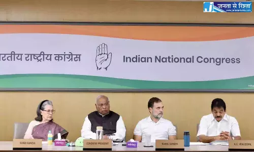 CWC ने मोदी के इस्तीफे, सीईसी के इस्तीफे की मांग की