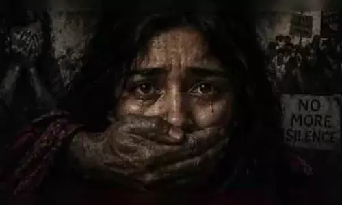 दुष्कर्म पीड़ित बच्ची के नाम जज की भावुक चिट्ठी, कहा- दोषी आजाद होकर सूरज नहीं देख पाएगा दुष्कर्म पीड़ित बच्ची के नाम जज की भावुक चिट्ठी, कहा- दोषी आजाद होकर सूरज नहीं देख पाएगा