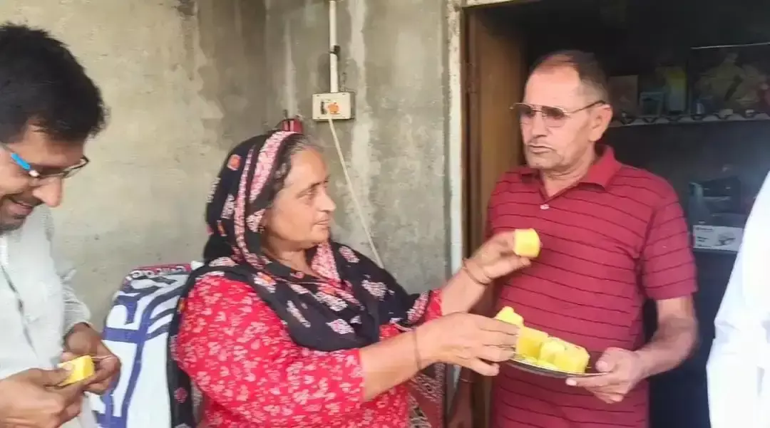 आर्थिक चुनौतियों के बीच नीरू की स्वर्णिम कामयाबी, एशियाई खेलों में जीता पदक आर्थिक चुनौतियों के बीच नीरू की स्वर्णिम कामयाबी, एशियाई खेलों में जीता पदक