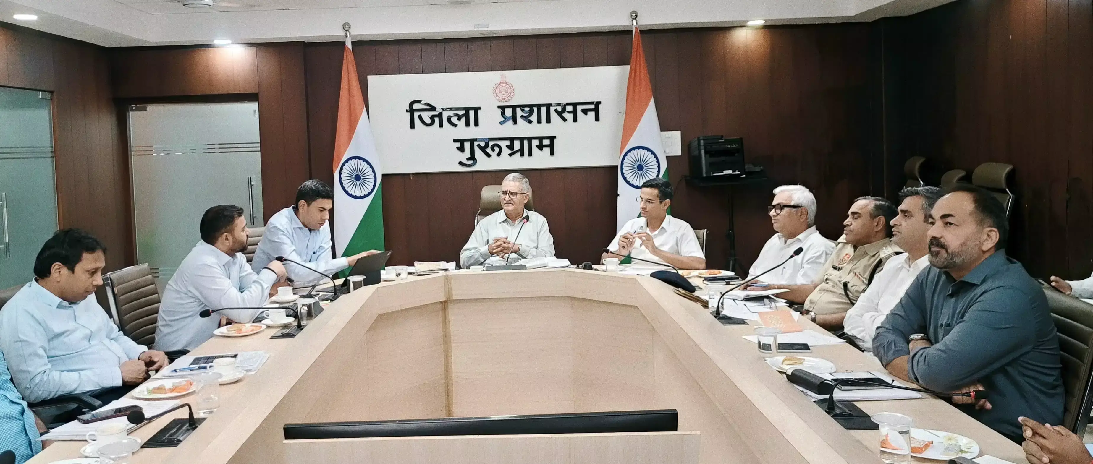 गुरुग्राम में पुराने वाहनों को ईंधन देने पर लग सकती है रोक गुरुग्राम में पुराने वाहनों को ईंधन देने पर लग सकती है रोक