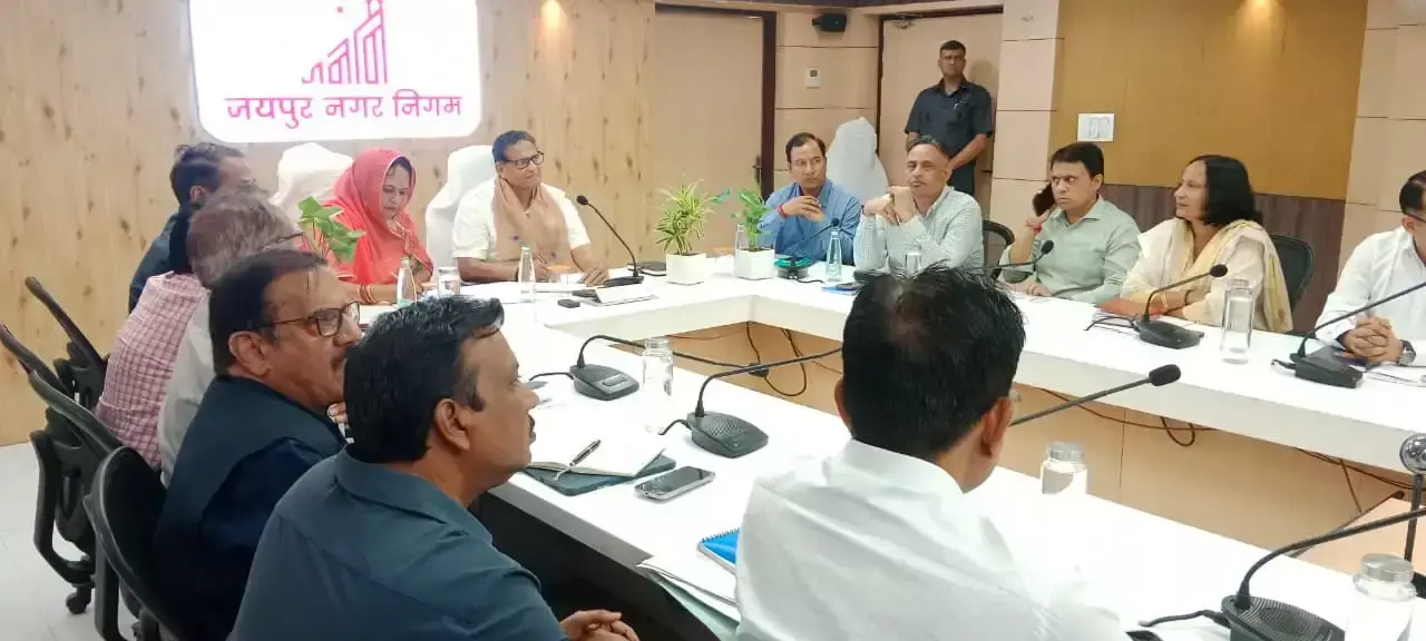 महापौर सुनील कोठारी ने संभाली कमान, अधिकारियों संग की पहली बैठक