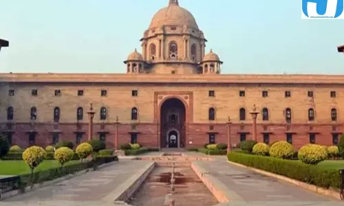 कक्षा 1 से 8वीं की किताबों पर उठे सवाल, PMO ने मांगा जवाब