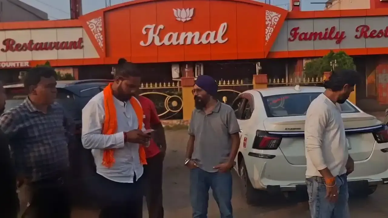 कमल के निशान को लेकर शराब दुकान पर भाजपा कार्यकर्ताओं ने जताई आपत्ति