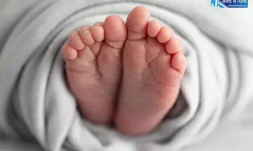 बच्चे को बेचकर खरीदा सोना और स्मार्टफोन, सामने आई चौंकाने वाली कहानी