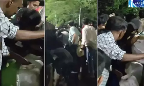 भोपाल VIP रोड पर सोयाबीन तेल से भरा टैंकर पलटा, तेल भरने उमड़ी भीड़