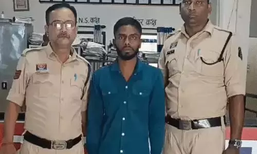 गरबा सीखने निकली युवती से रेप, ई-रिक्शा ड्राइवर गिरफ्तार गरबा सीखने निकली युवती से रेप, ई-रिक्शा ड्राइवर गिरफ्तार