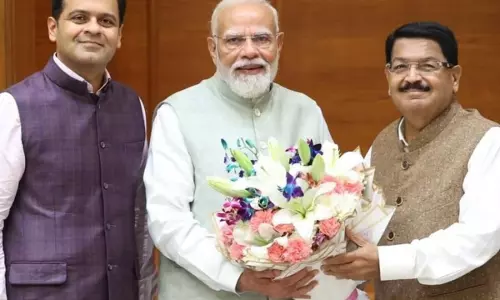 अखिलेश के ‘चौंकाने वाले नाम’ निकले धनराज नथवानी, पिता परिमल नथवानी भी राज्यसभा सांसद अखिलेश के ‘चौंकाने वाले नाम’ निकले धनराज नथवानी, पिता परिमल नथवानी भी राज्यसभा सांसद